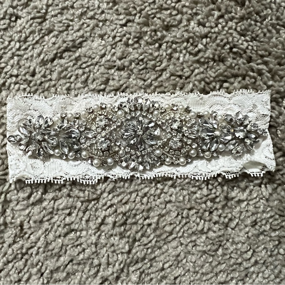 Garters-Toss and Keep